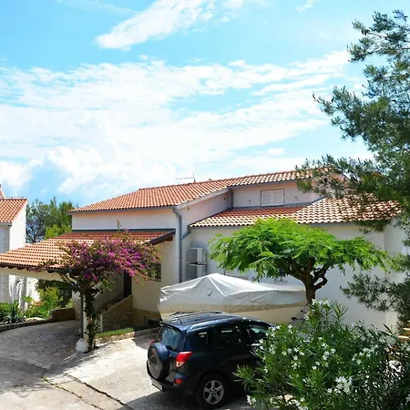 Blissful Bay - Classic Two Bedroom With Terrace