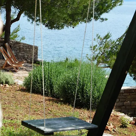 Blissful Bay - Classic Two Bedroom With Terrace *